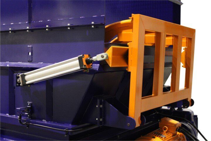 Come triturare materozze e serbatoi in plastica | SatrindTech Srl