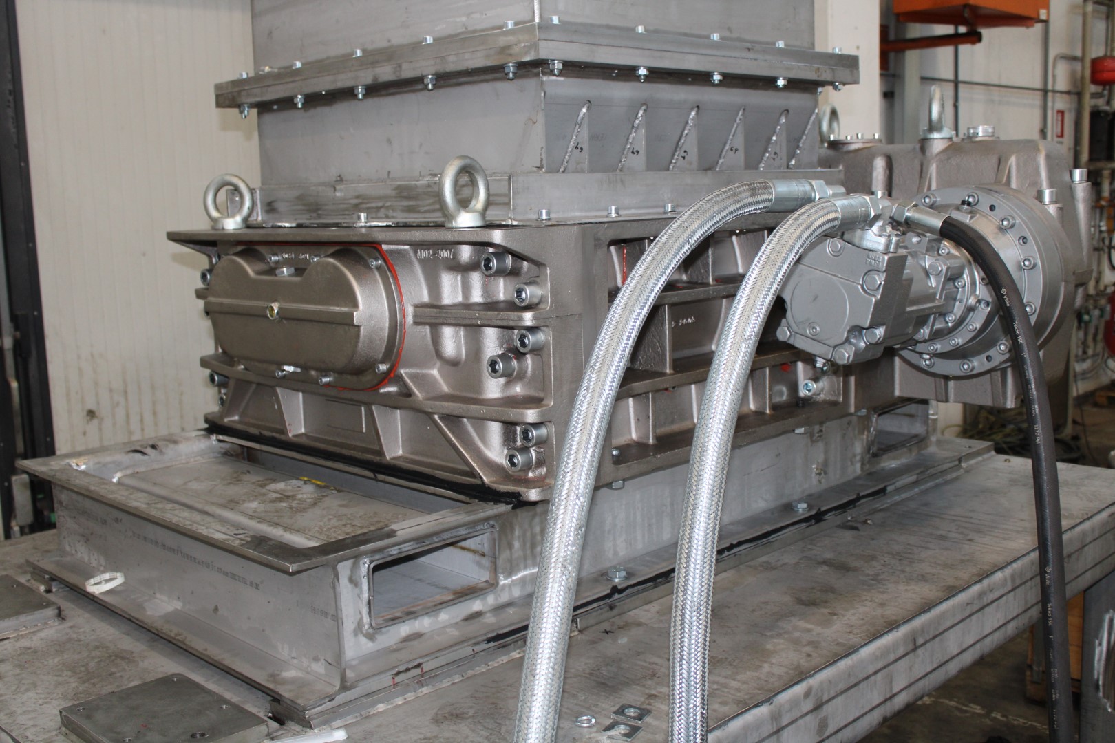 La triturazione delle batterie al litio nell'industria automotive | SatrindTech Srl