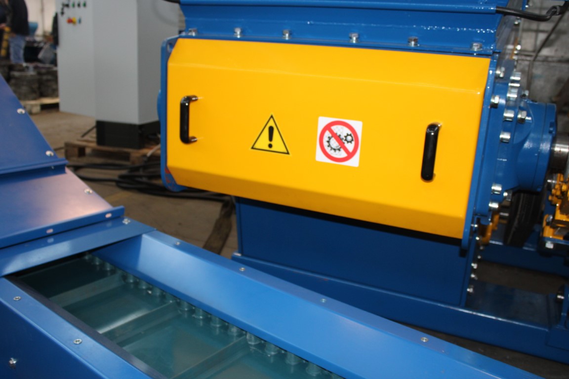 Shredding alkaline batteries a crucial step in recycling and waste management | SatrindTech Srl